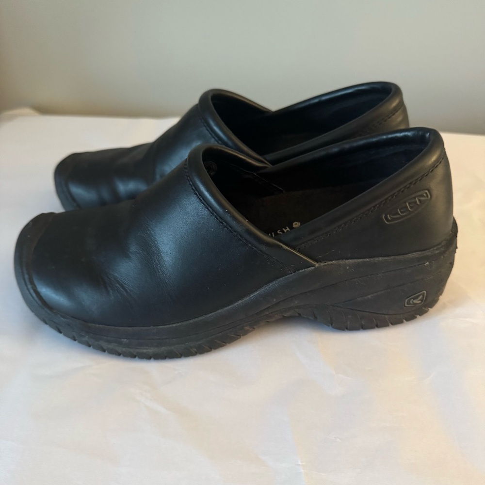 KEEN Size 7.5 Black Clog Slip on Work Shoes - Oil & Slip Resistant